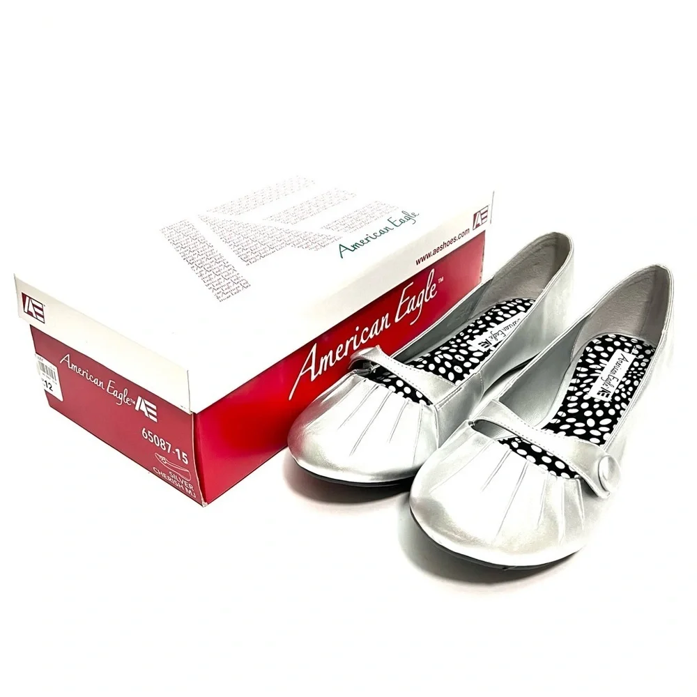 Vintage Y2K deadstock silver vegan leather Mary Jane flats